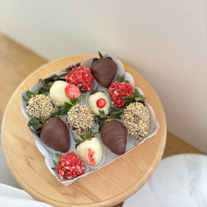 Клубника в молочном бел��гийском шоколаде Nice (12шт)