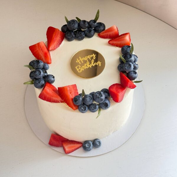 Торт ягодный с топпером Happy birthday (1кг)
